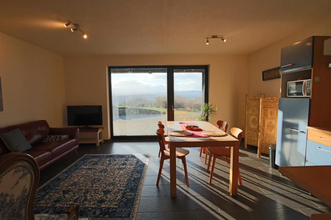 Hunsrueck Valley View Apartment With Cedar Sauna Bruschied المظهر الخارجي الصورة