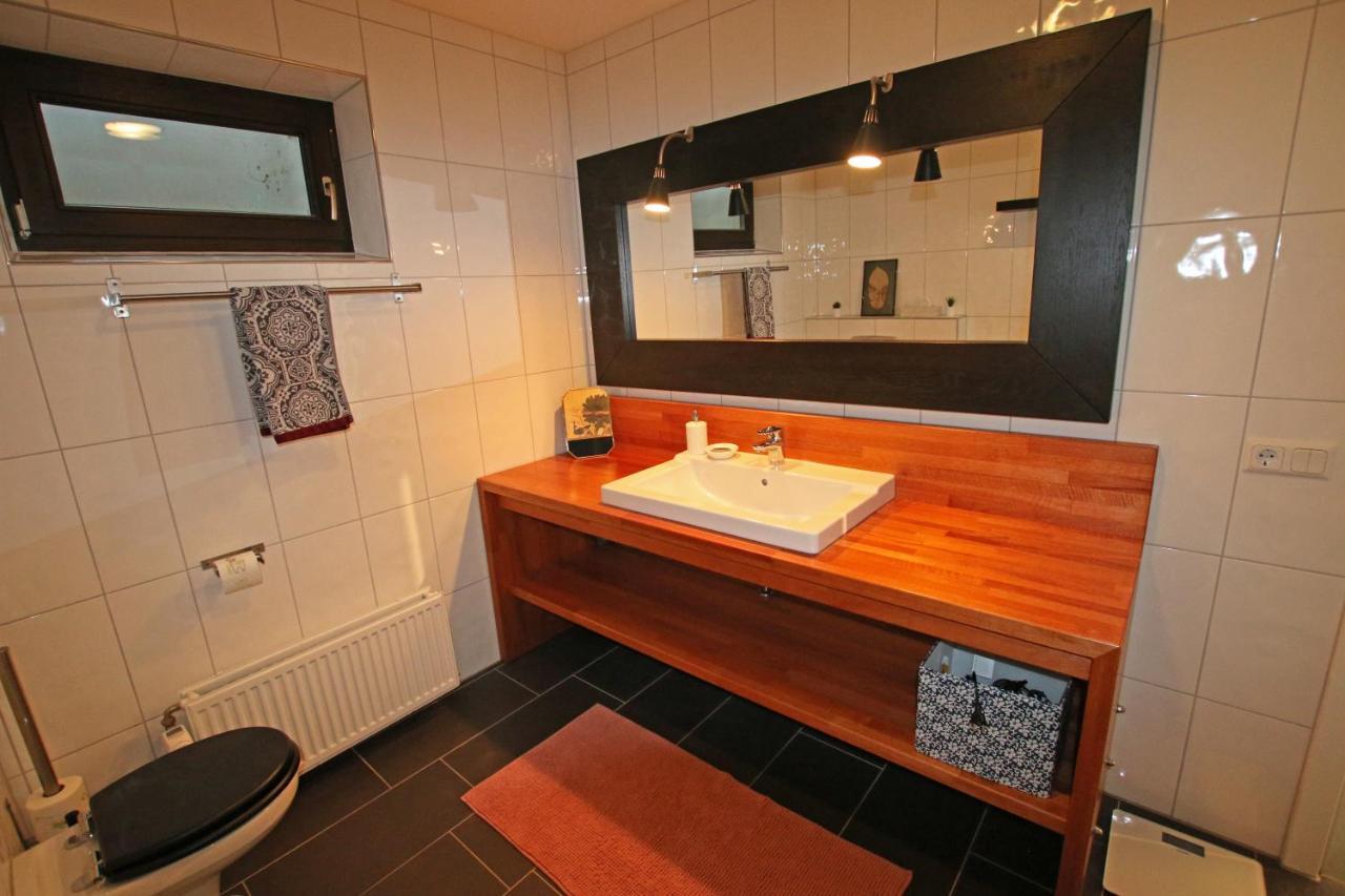 Hunsrueck Valley View Apartment With Cedar Sauna Bruschied المظهر الخارجي الصورة