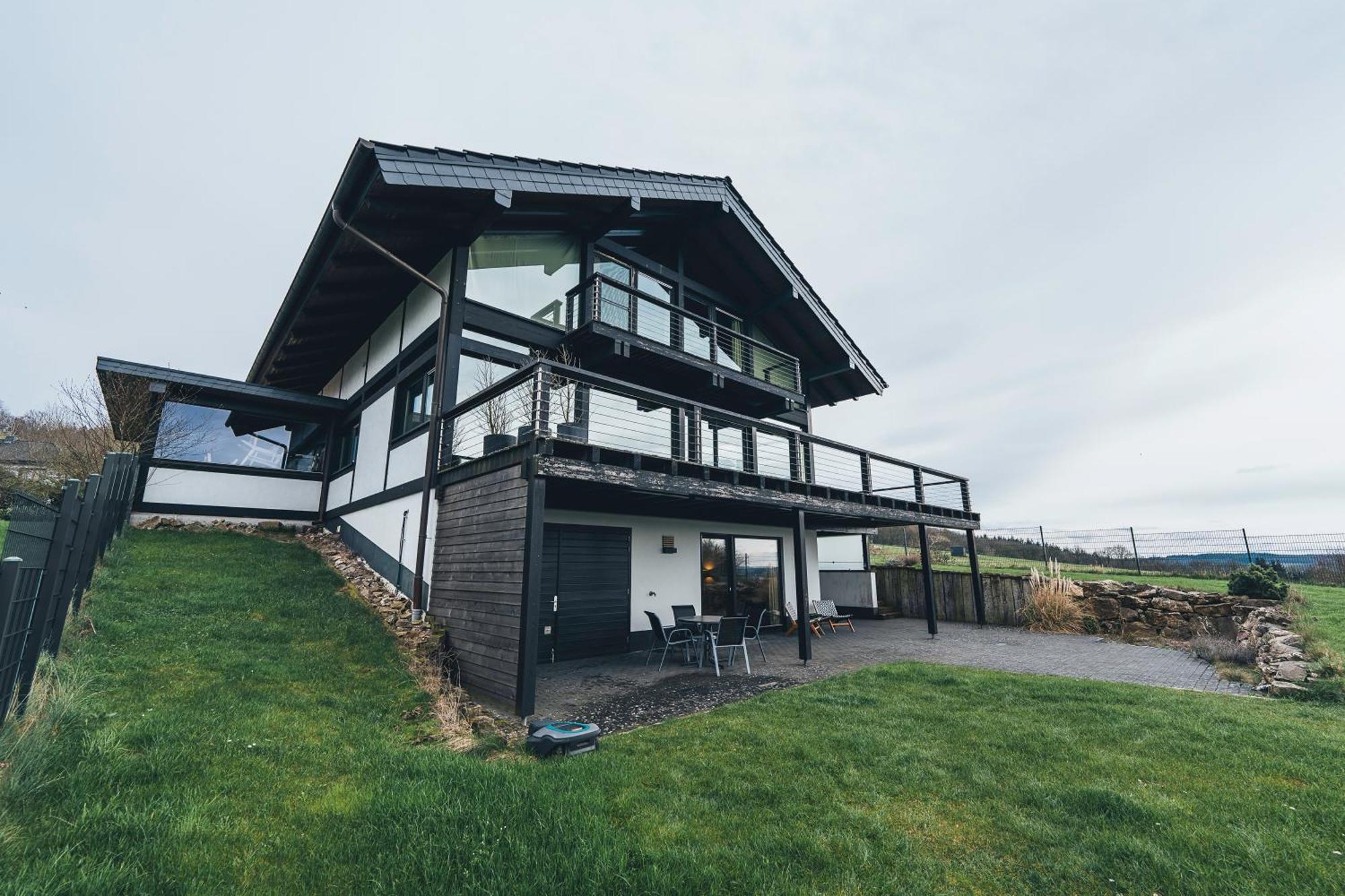 Hunsrueck Valley View Apartment With Cedar Sauna Bruschied المظهر الخارجي الصورة